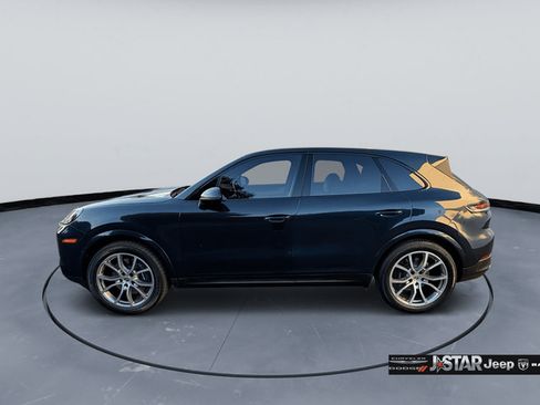 Used 2024 Porsche Cayenne AWD/4WD image 8