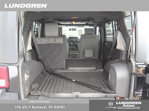 Used 2007 Jeep Wrangler Unlimited Sahara w/ Dual Top Group image 32