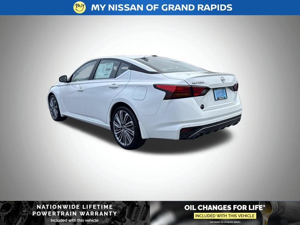 New 2026 Nissan Altima 2.5 SV w/ SV Premium Package FWD image 3