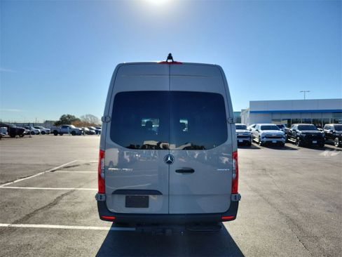 Used 2024 Mercedes-Benz Sprinter 2500 image 16