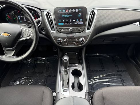 Used 2018 Chevrolet Malibu Hybrid w/ Driver Confidence Package image 11
