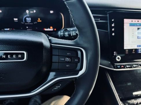 Used 2022 Jeep Wagoneer Series I image 32