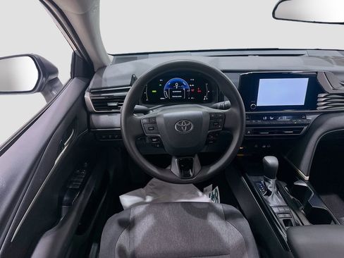 Used 2025 Toyota Camry LE FWD image 21