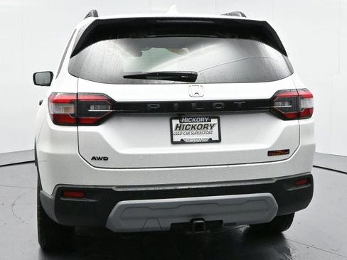 Used 2024 Honda Pilot TrailSport image 6