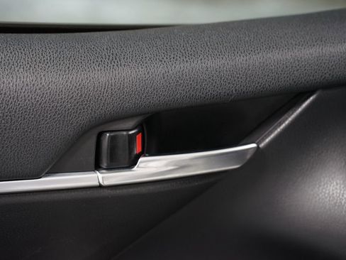 Certified 2021 Toyota Camry SE image 29