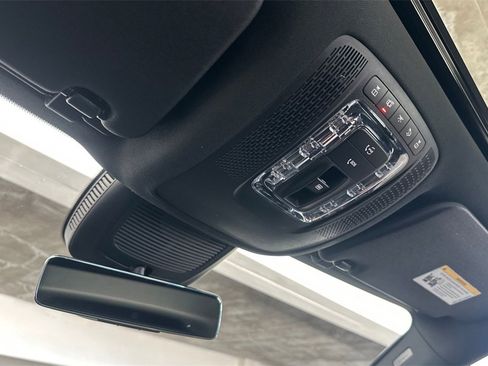 Used 2022 Mercedes-Benz GLE 350 4MATIC w/ AMG Line Exterior image 23