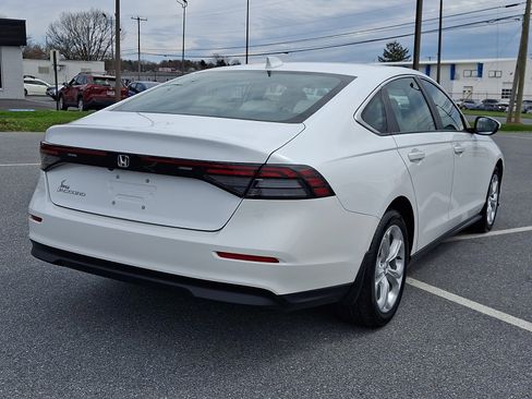 Certified 2023 Honda Accord LX image 6