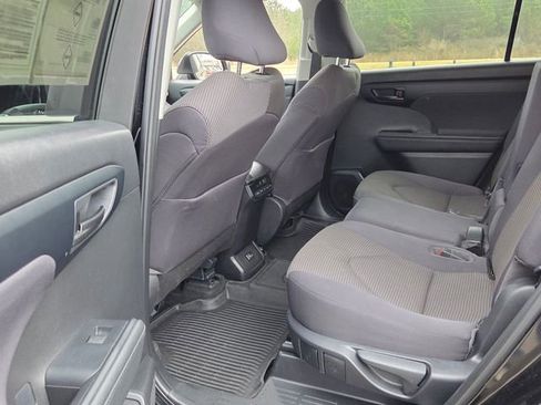 Used 2023 Toyota Highlander L image 7