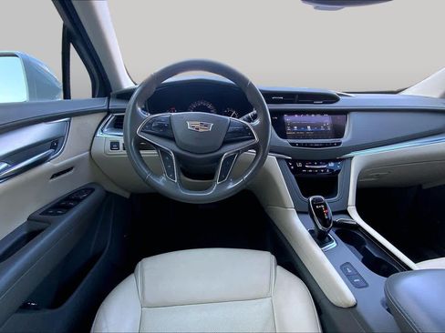 Used 2019 Cadillac XT5 Premium Luxury FWD image 6