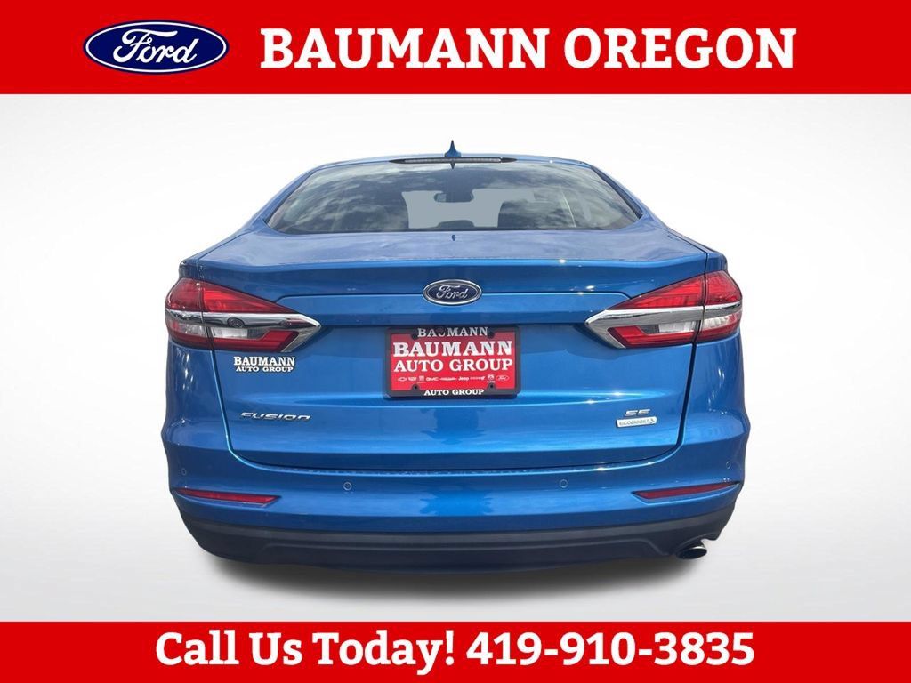 Used 2020 Ford Fusion SE FWD image 4