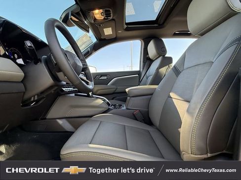 Used 2026 Chevrolet Colorado ZR2 w/ Technology Package image 31