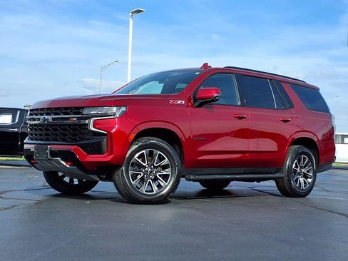 Used 2022 Chevrolet Tahoe Z71 w/ Luxury Package AWD/4WD image 2