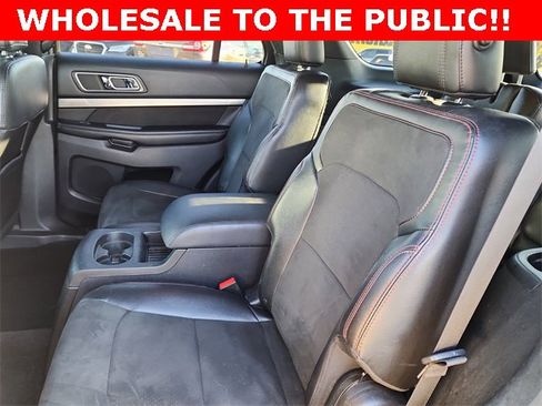 Used 2018 Ford Explorer XLT w/ Equipment Group 202A image 15
