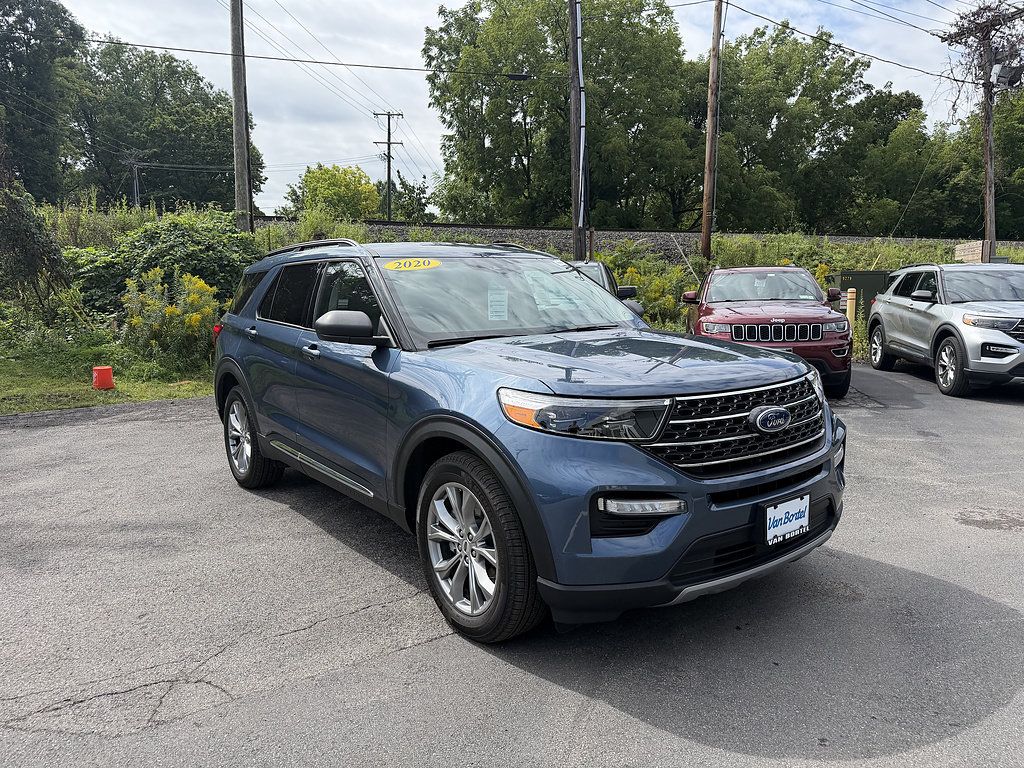 Used 2020 Ford Explorer XLT w/ Equipment Group 202A AWD/4WD image 9