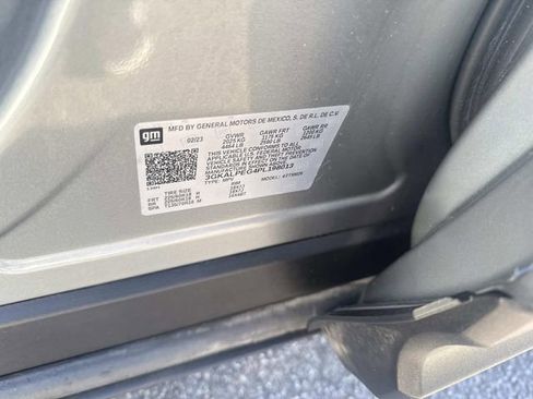 Used 2023 GMC Terrain SLT image 23