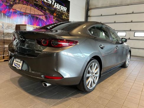 Used 2022 MAZDA MAZDA3 s FWD image 9