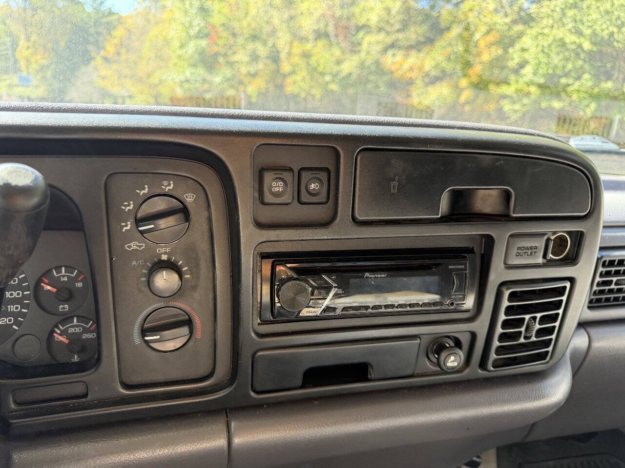 Used 1997 Dodge Ram 1500 Truck 4x4 Club Cab image 8