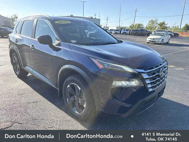 Used 2025 Nissan Rogue SV w/ SV Premium Package AWD/4WD image 1