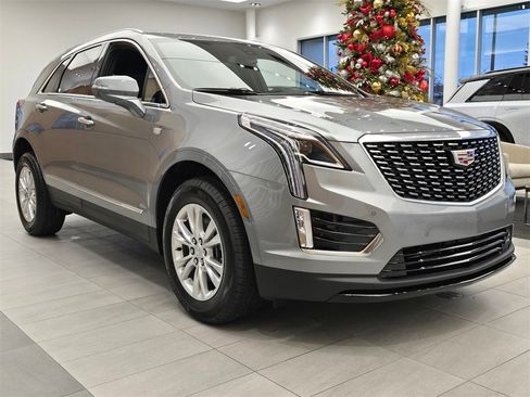 New 2025 Cadillac XT5 Luxury image 7