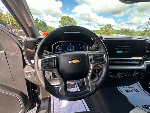 Used 2025 Chevrolet Silverado 2500 LT w/ Convenience Package AWD/4WD image 12