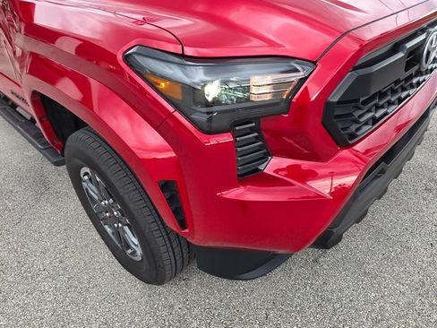 Used 2024 Toyota Tacoma TRD Sport AWD/4WD image 9