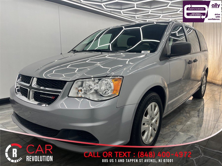 Used 2019 Dodge Grand Caravan SE FWD image 3