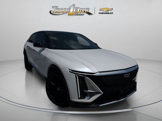 Used 2025 Cadillac Lyriq Luxury w/ LPO, Floor Liner Package AWD/4WD video 1