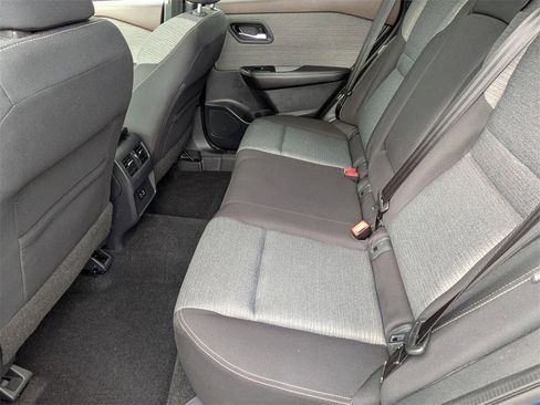 Used 2021 Nissan Rogue SV image 17