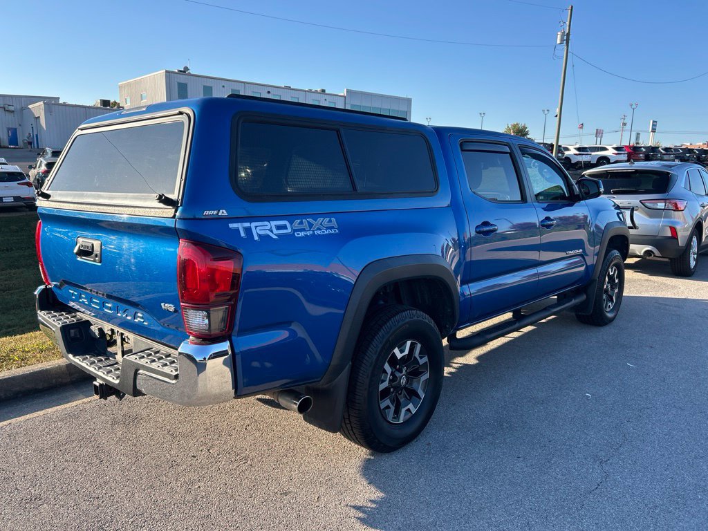 Used 2018 Toyota Tacoma TRD Off-Road AWD/4WD image 3