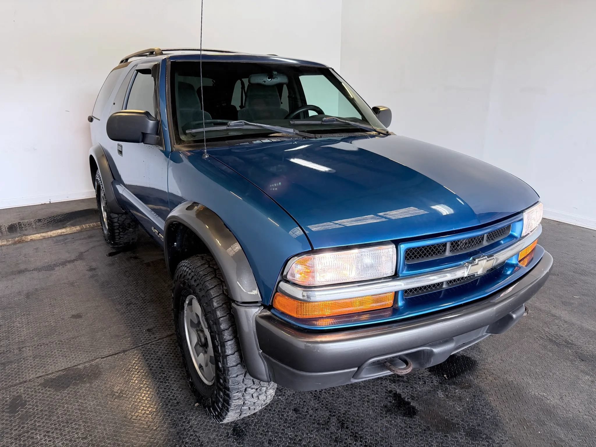 Used 2001 Chevrolet Blazer LS w/ Preferred Equipment Group AWD/4WD image 4