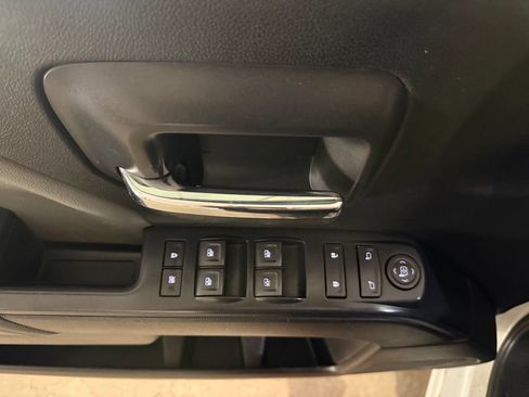 Used 2019 Chevrolet Silverado 2500 W/T AWD/4WD image 18