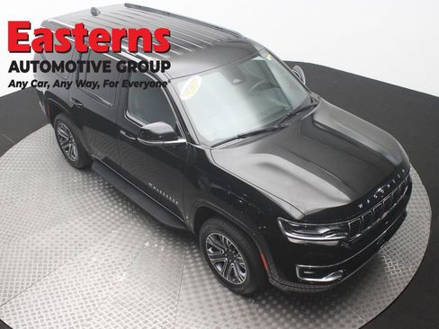 Used 2024 Jeep Wagoneer Series II AWD/4WD image 3