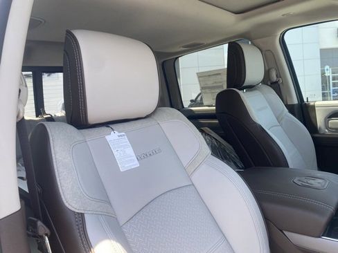 New 2025 RAM 2500 Laramie image 31