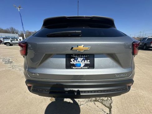 New 2026 Chevrolet Trax LS FWD image 32