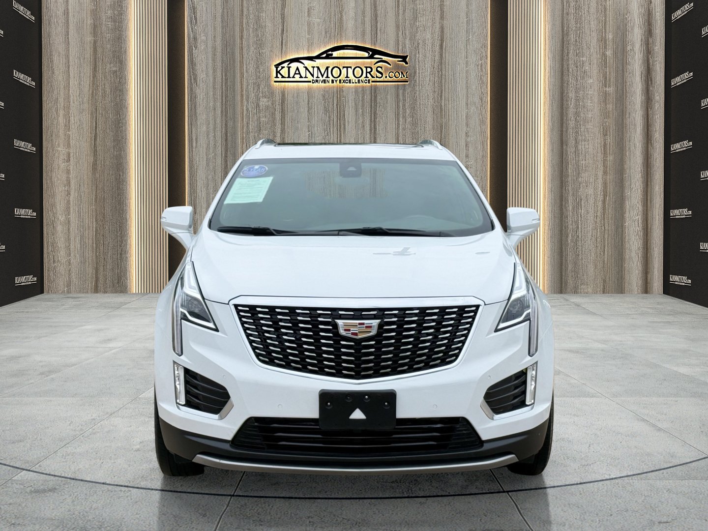 Used 2024 Cadillac XT5 Premium Luxury FWD image 2
