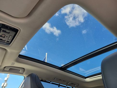 Used 2024 Toyota Grand Highlander Limited image 23