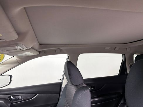 Used 2017 Nissan Rogue SV image 13