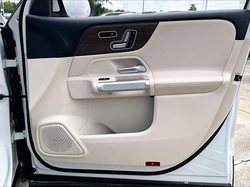Used 2020 Mercedes-Benz GLB 250 image 20