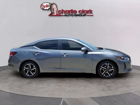 Used 2024 Nissan Sentra SV FWD image 6
