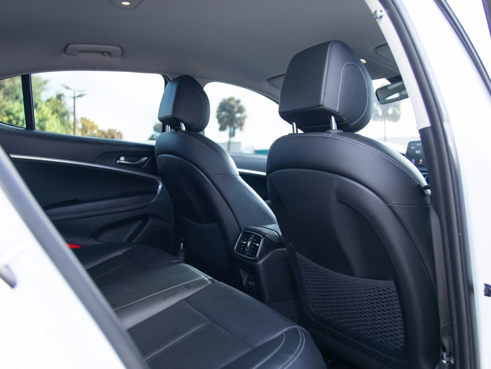 Used 2020 Genesis G70 2.0T RWD image 24