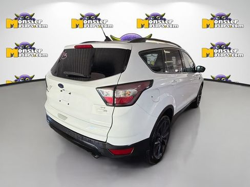 Used 2018 Ford Escape SE w/ SE SYNC Package AWD/4WD image 4