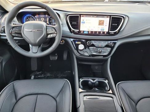 New 2026 Chrysler Pacifica Limited w/ S Appearance Package image 22