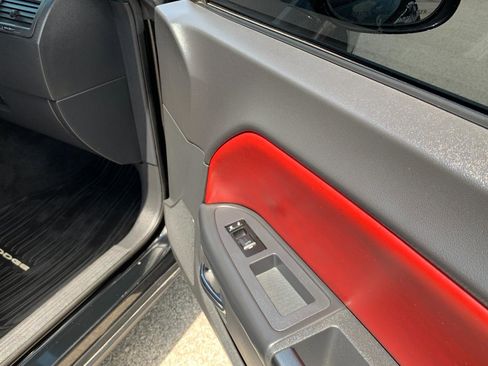 Used 2014 Dodge Challenger SXT RWD image 29