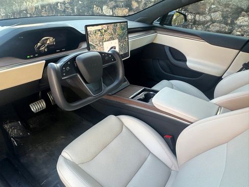 Used 2022 Tesla Model S AWD image 2