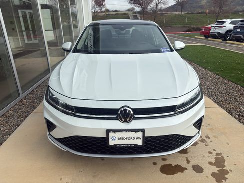 New 2026 Volkswagen Jetta SEL image 2