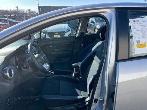 Used 2025 Nissan Versa SV image 26