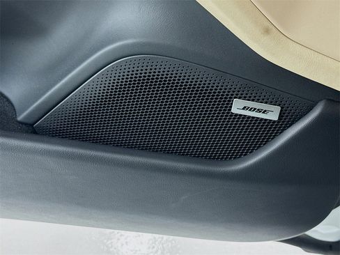 Used 2022 Porsche Taycan 4S image 12