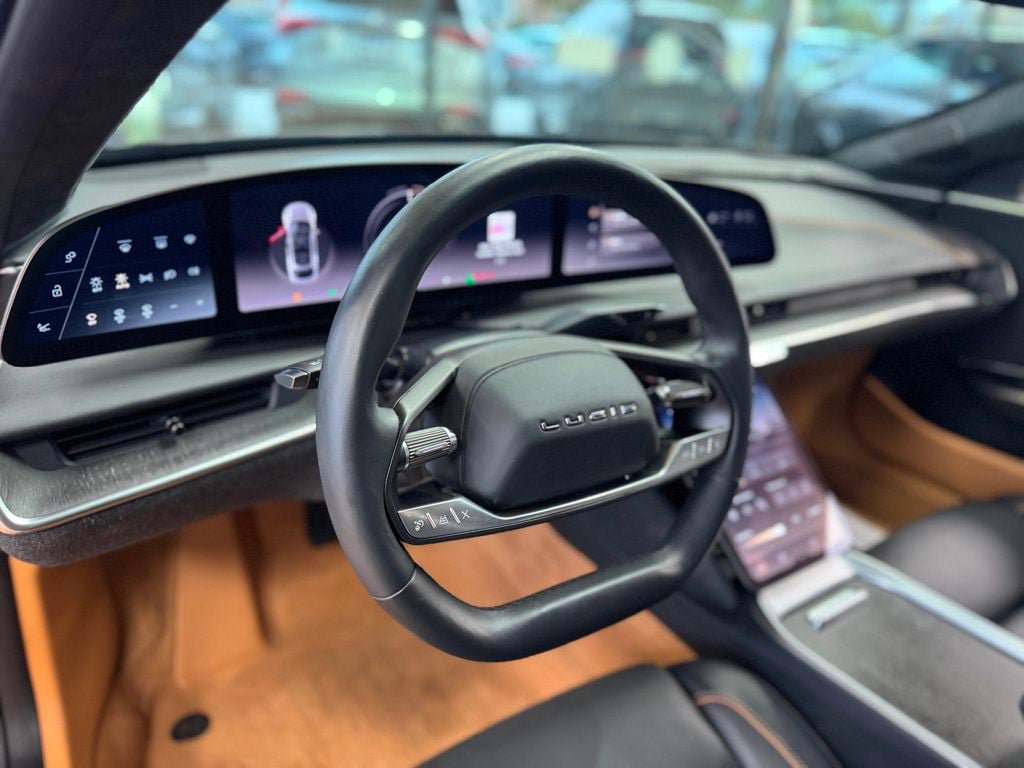 Used 2024 Lucid Air Touring AWD/4WD image 17