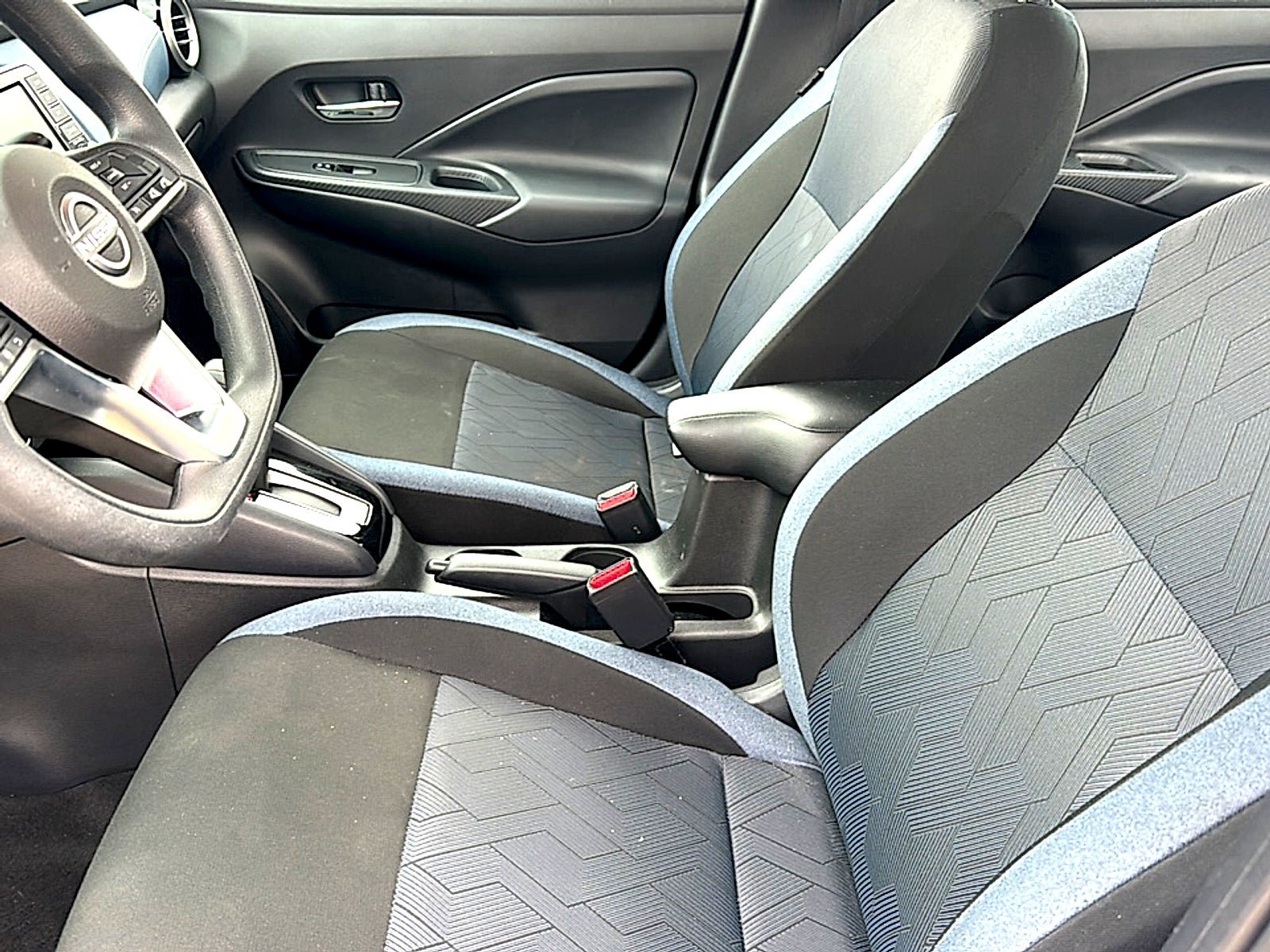 Used 2025 Nissan Versa SV w/ Trunk Package FWD image 6