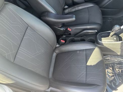 Certified 2022 Chevrolet Trax LT w/ LT Convenience Package image 27